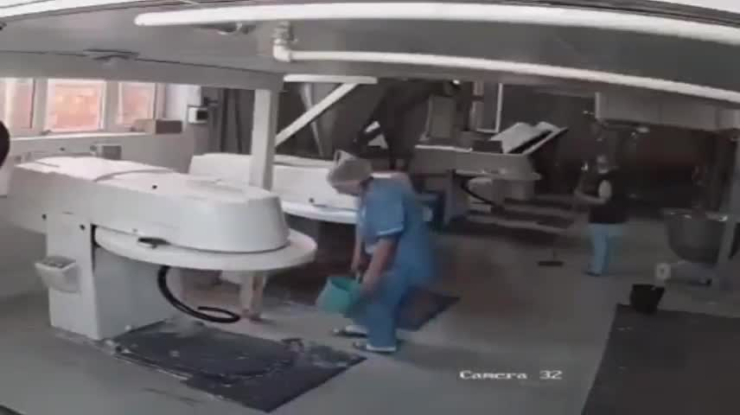 Work Accident in baku video complete leaked, dies after cleaning a machine in a bakery